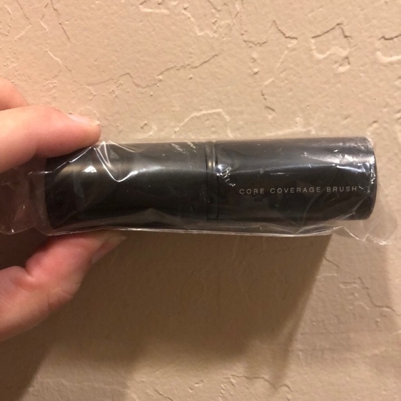 BareMinerals Core Coverage Brush - Picture 8 of 8